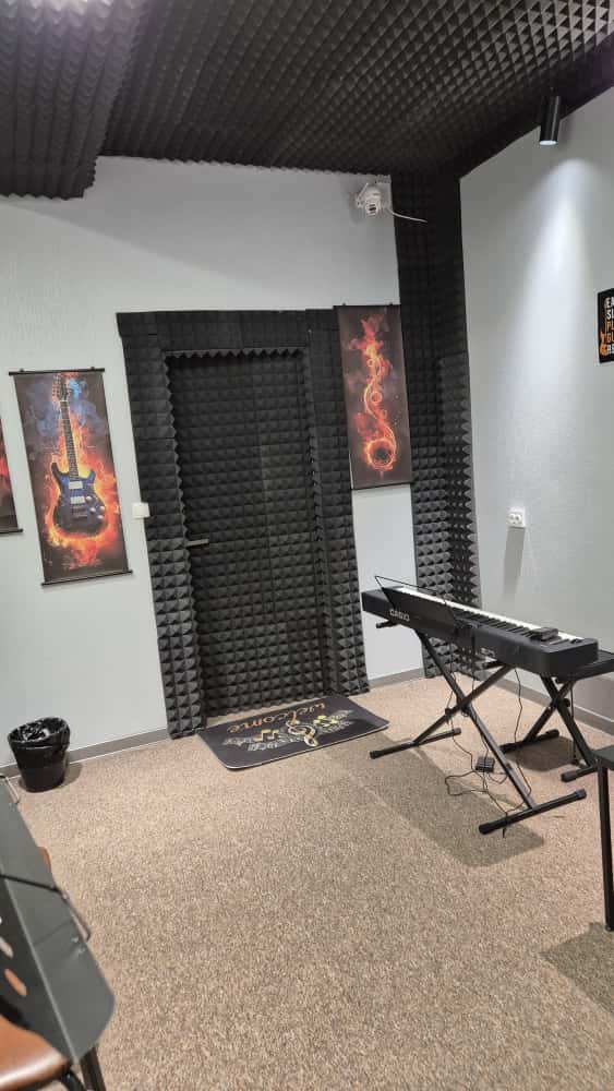 Акустическая обработка и интерьер комнаты Muzastudio