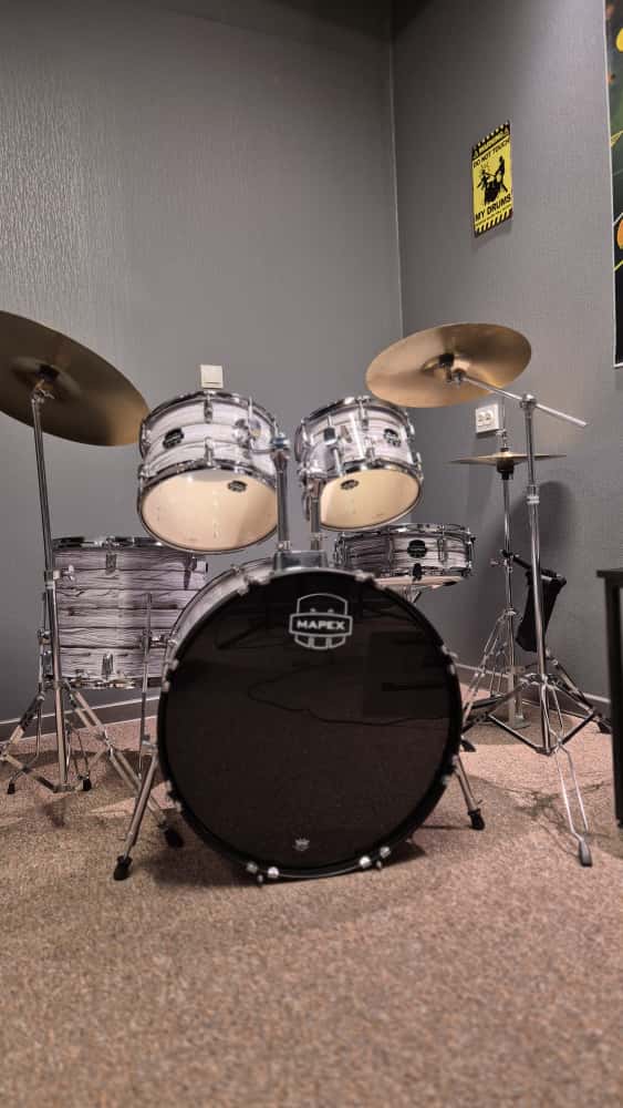 Интерьер и атмосфера студии Muzastudio в Алматы